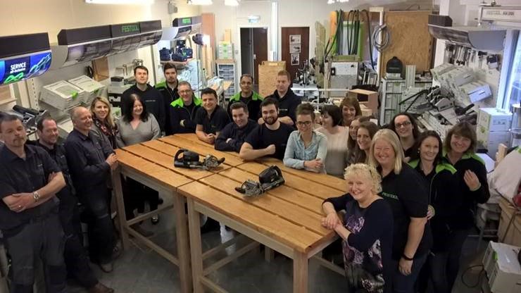 FestoolDaniel's tweet photo. @Festool_GB creating a great environment to work in using Festool products - great job everyone #creatingamoment https://t.co/YJDkYqvYXa