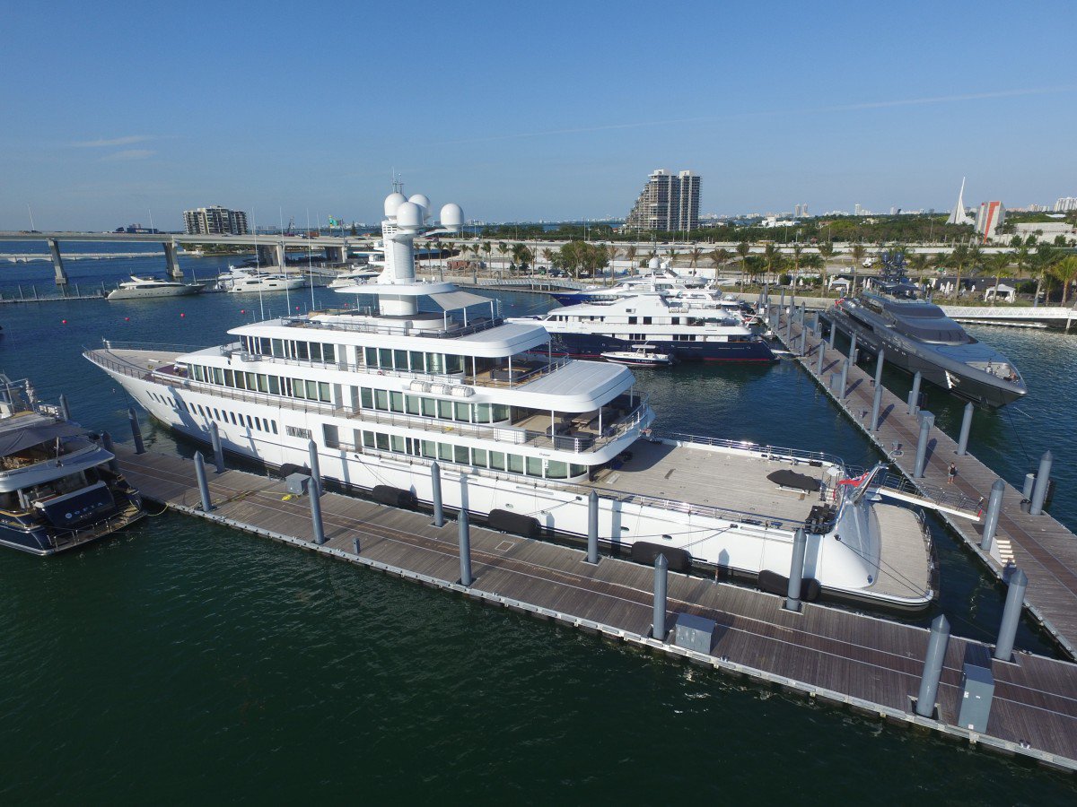Ultimateberths's tweet photo. Will #Miami Become The Next Destination For #Billionaires' #superyachts?

#wealth #luxury 

https://t.co/pawqlPVeuh https://t.co/ZA5SLEPNAH
