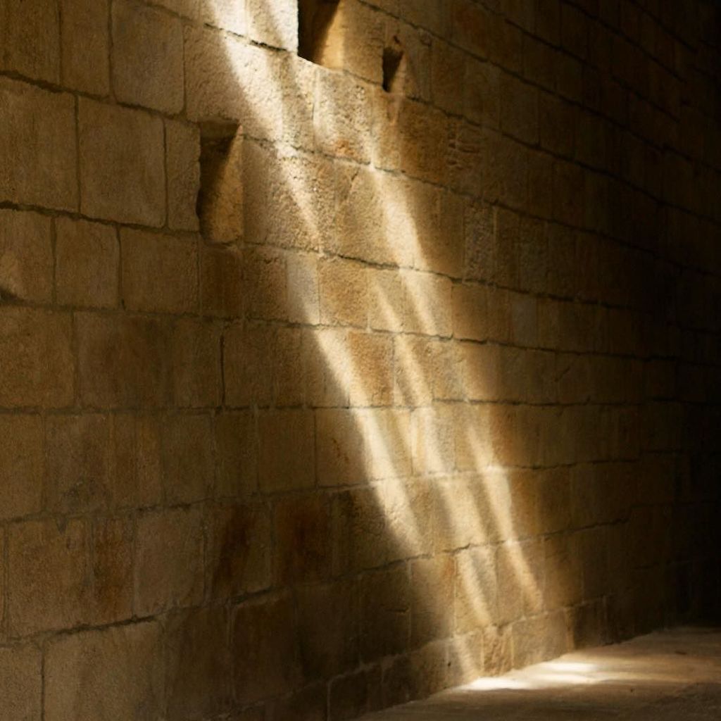 IALADIEZ's tweet photo. Architecture: just light + stones. #inspiration #ialadiez #RefreshingTraditions #Refrescan… https://t.co/v7emZQRf0o https://t.co/lQVGs7jE7J