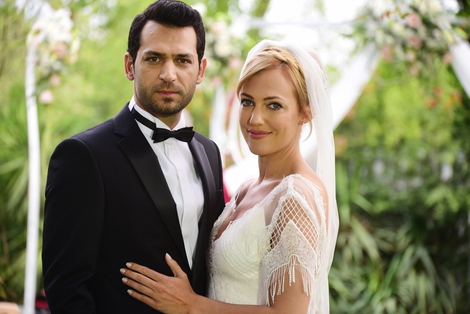 Королева ночи картал. Картал и селин. Картал турецкий. Картал турецкий. Картал и селин королева ночи.