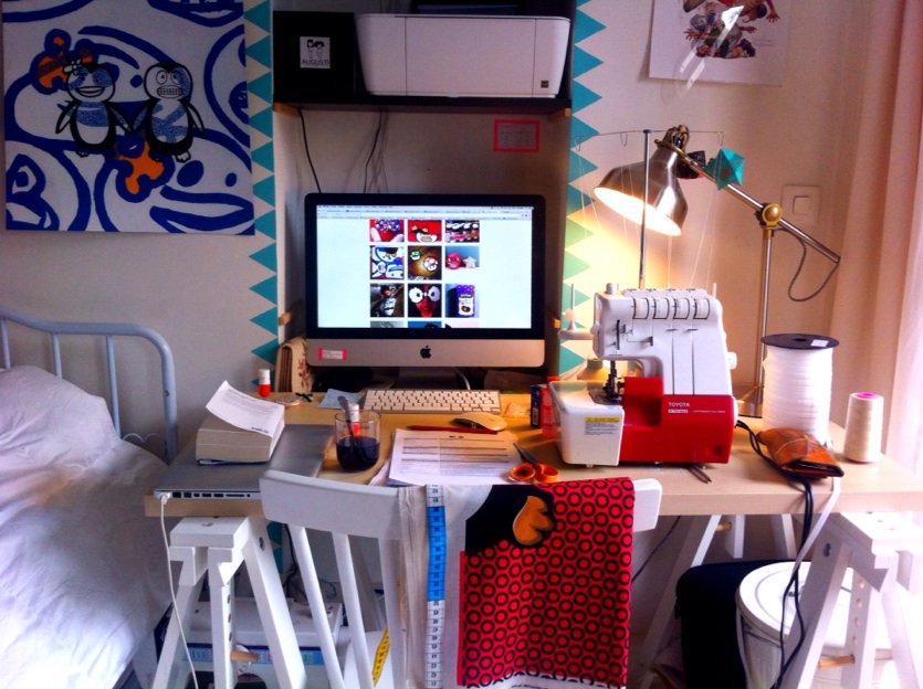 Seam´s day! 🐧💙 We work hard on the online shop. I inform you ASAP ! #seam #panties #workinprogress #augustiparis