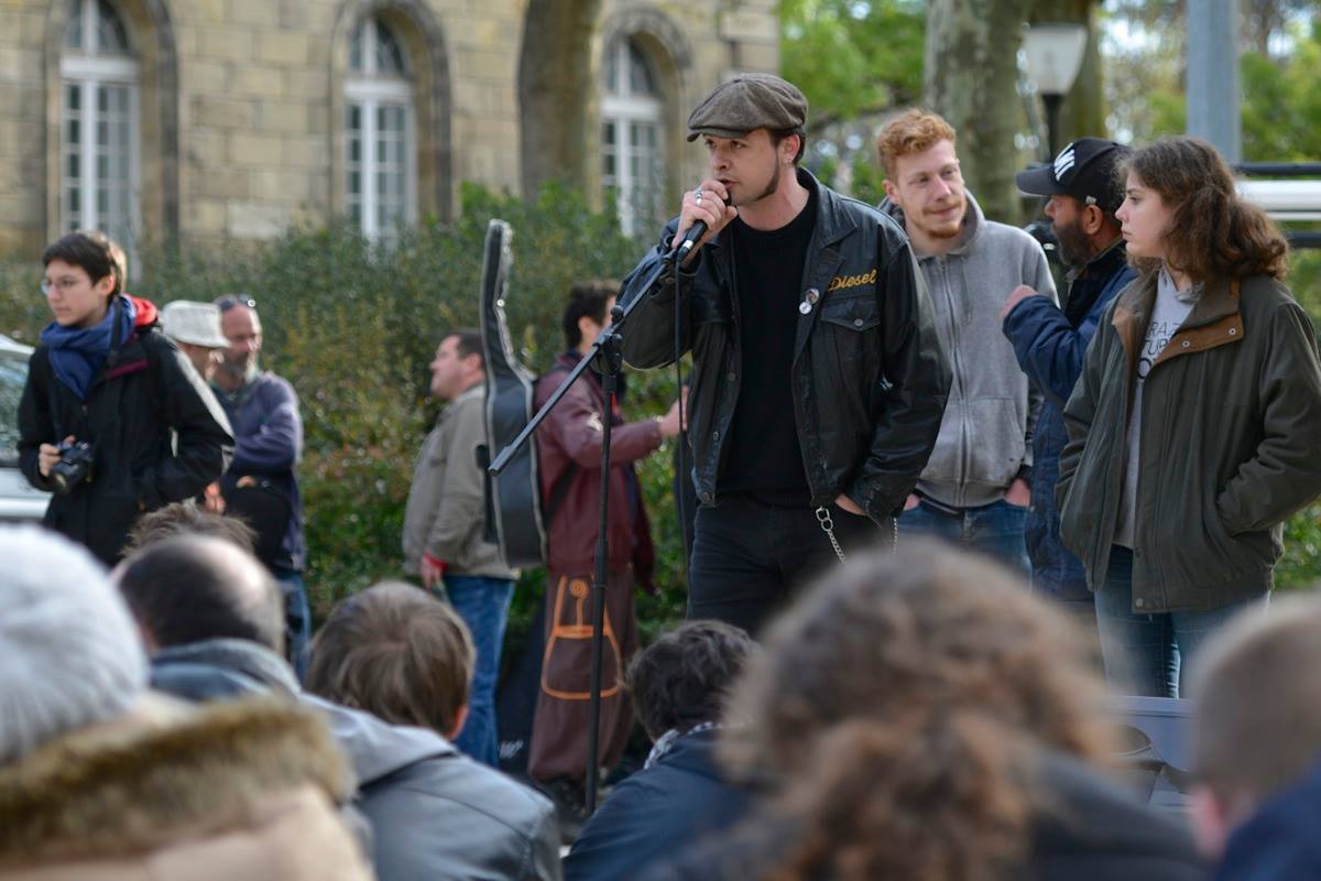 fynna33's tweet photo. NuitDebout33: #NuitdeboutBordeaux #bellesimages #47mars #48mars https://t.co/EUpoG3xb8c