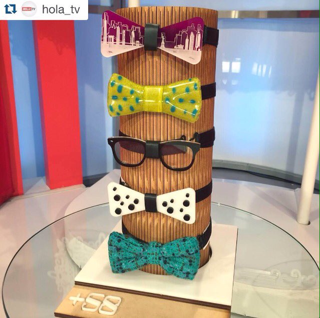58bowties's tweet photo. #58bowties en @HOLATV #HOLAFashion 😃 Gracias! https://t.co/fxaosBM58e