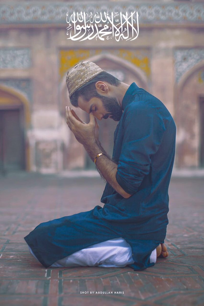 hasnainlehri's tweet photo. A Teacher takes a hand, opens a mind and touches a Heart, #Guru #fatherfigure #abdullahharis #capture #duringbreak https://t.co/NWuJczXpXD