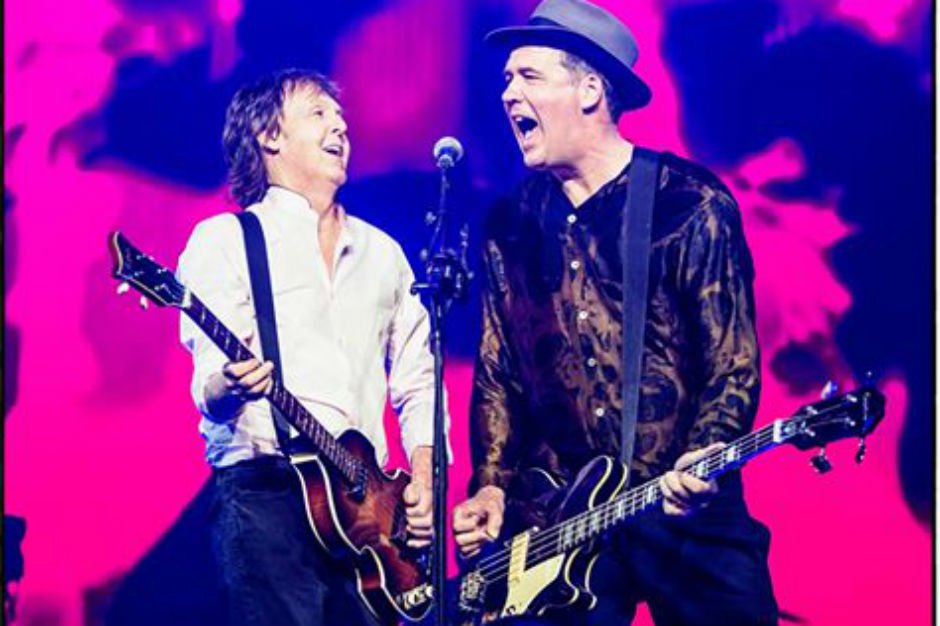 SPIN's tweet photo. Watch @KristNovoselic join @PaulMcCartney for a "Helter Skelter" performance in Seattle https://t.co/ClrzZTSNti https://t.co/zqH3j6uJNL