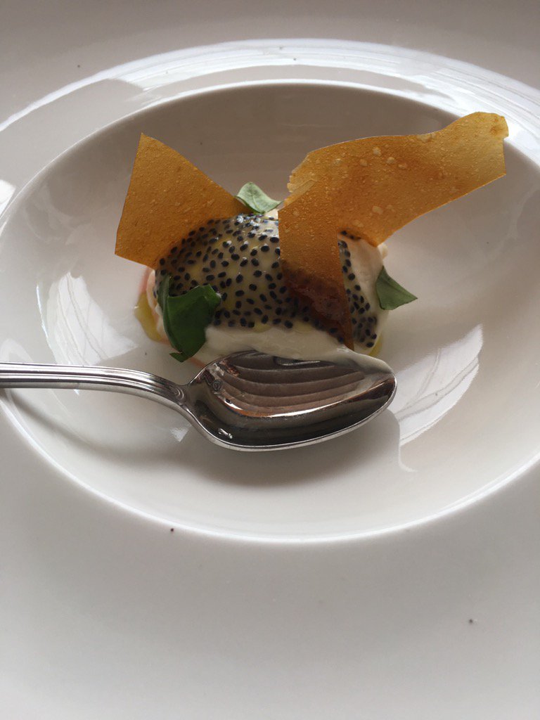 Gelato di pasta, chips di pomodoro giallo e olio con semi dì basilico. <a href="/VitantonioLomb/">Vitantonio Lombardo</a> <a href="/lsdm_barbara/">Barbara Guerra 50 TOP</a> <a href="/VeroLucanoSrl/">VeroLucano</a>