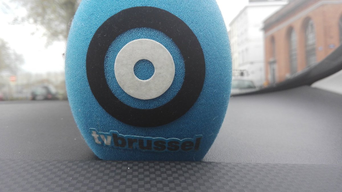 Laatste met den blauwe. Bye bye <a href="/tvbrussel/">tvbrussel</a>, hello <a href="/BRUZZbe/">BRUZZ</a>!