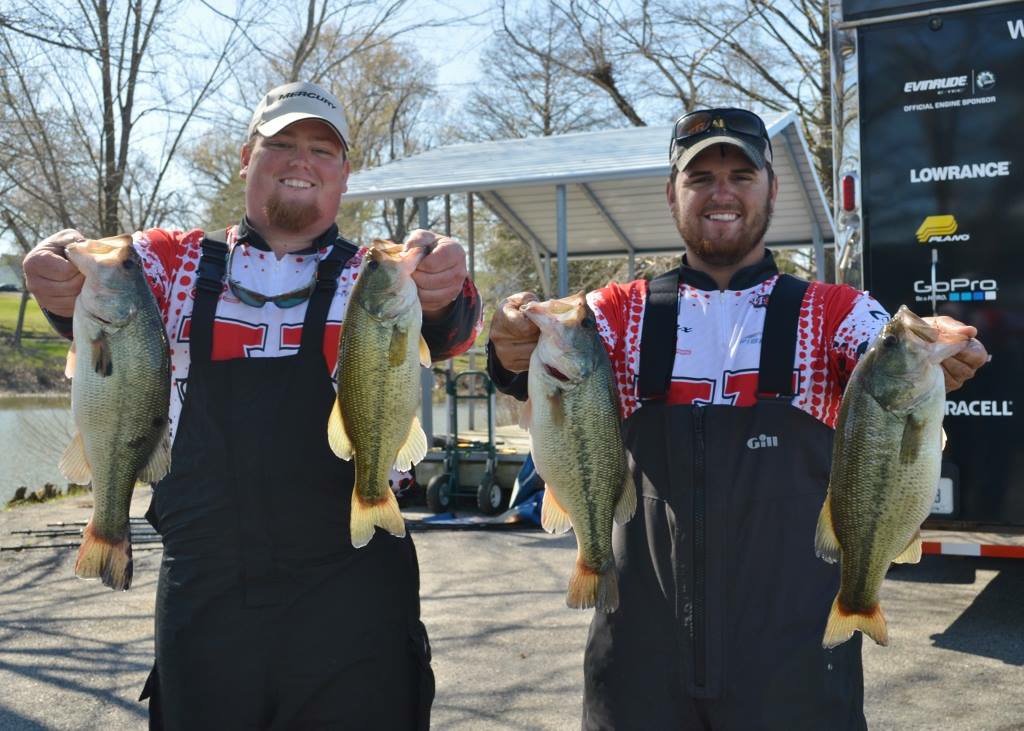 VSU Bass Fishing Team Qualifies for 2017 FLW College National Championship. bit.ly/1pb71hU
