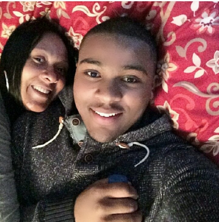 CaramelTwizzler's tweet photo. Moms baby is having knee surfery tomorrow never been under the knife mommas nervous #godsgotit #teflonstrong #tuff https://t.co/QjpFCbOUPQ