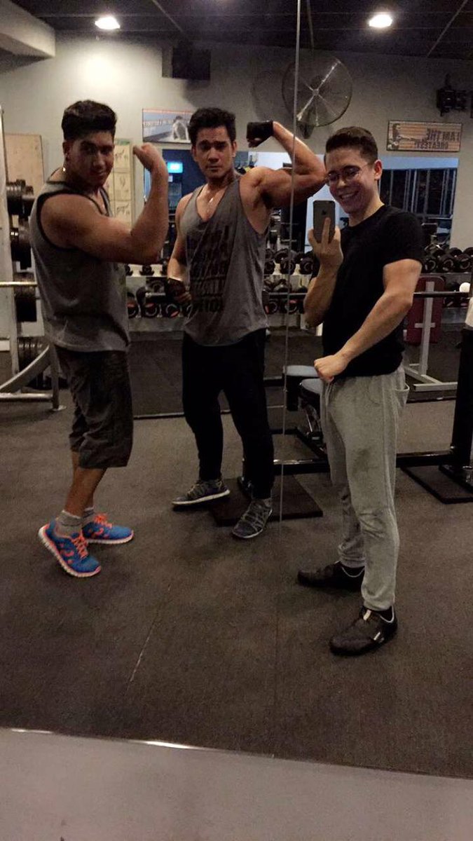 brian_bullet's tweet photo. After gym enternational chest day at 300 https://t.co/7lDD4t54ZG