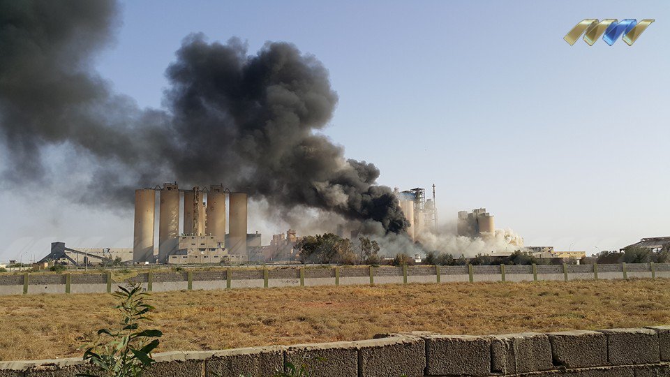 السيطرة على مصنع الأسمنت ومقبرة الهواري في مدينة بنغازي بالكامل CgUA1XRWQAAN56f