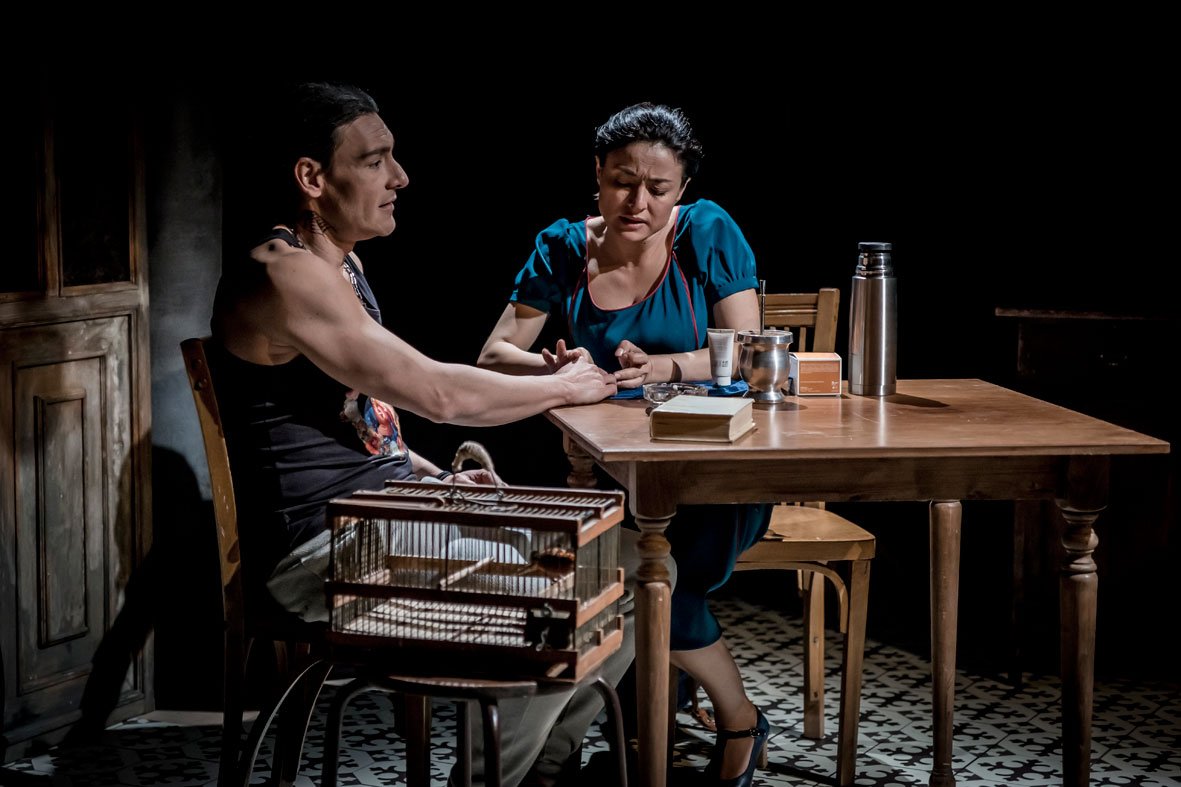 Comienza la semana y estamos impacientes de que llegue el miércoles. Presentamos #Adentro cdn.mcu.es/espectaculo/ad…