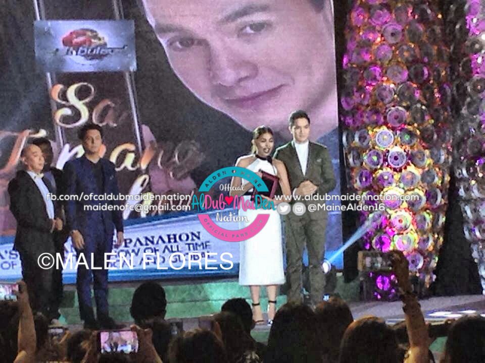 MaineAlden16's tweet photo. Last night, @aldenrichards02, @mainedcm &amp;JOWAPAO at the GMMSF Awarding. Congratulations!#ALDUBGiftOfJoy ©MALENFLORES https://t.co/rpww1ogao2