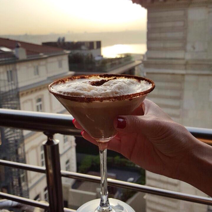 verandapera's tweet photo. Cheers for sunsets, spring and this beautiful view🙌 https://t.co/3JFaFjKmZG