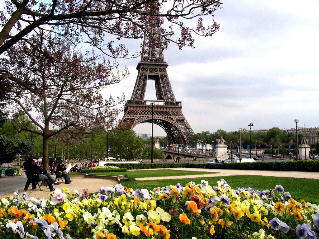 DougGollan's tweet photo. @MatthewUpchurch and @Virtuoso travel advisors used social media to #SupportParis https://t.co/1Xj5l6SJ0V https://t.co/N7NVTO6eWb