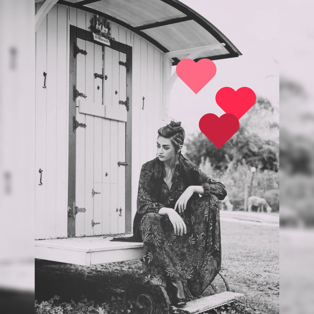 esrasultan_fan's tweet photo. ESRA ABLAM ÇOK GÜZELSİN ALLAH NAZARLARDAN KORUSUN..😊💞💞
@esbilgic
#CeylanGözlüm
#EsraSultan
#DirilişHalime https://t.co/xouxLxkIUO