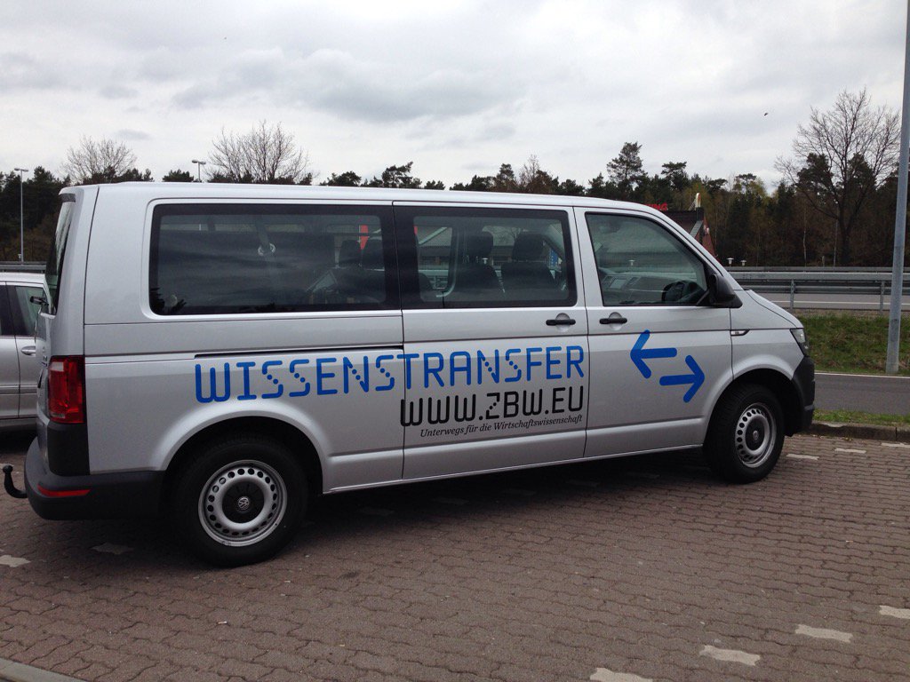 d_siegfried's tweet image. Auf dem Weg zur ersten #INCONECSS mit unserem schicken ZBW-Bus