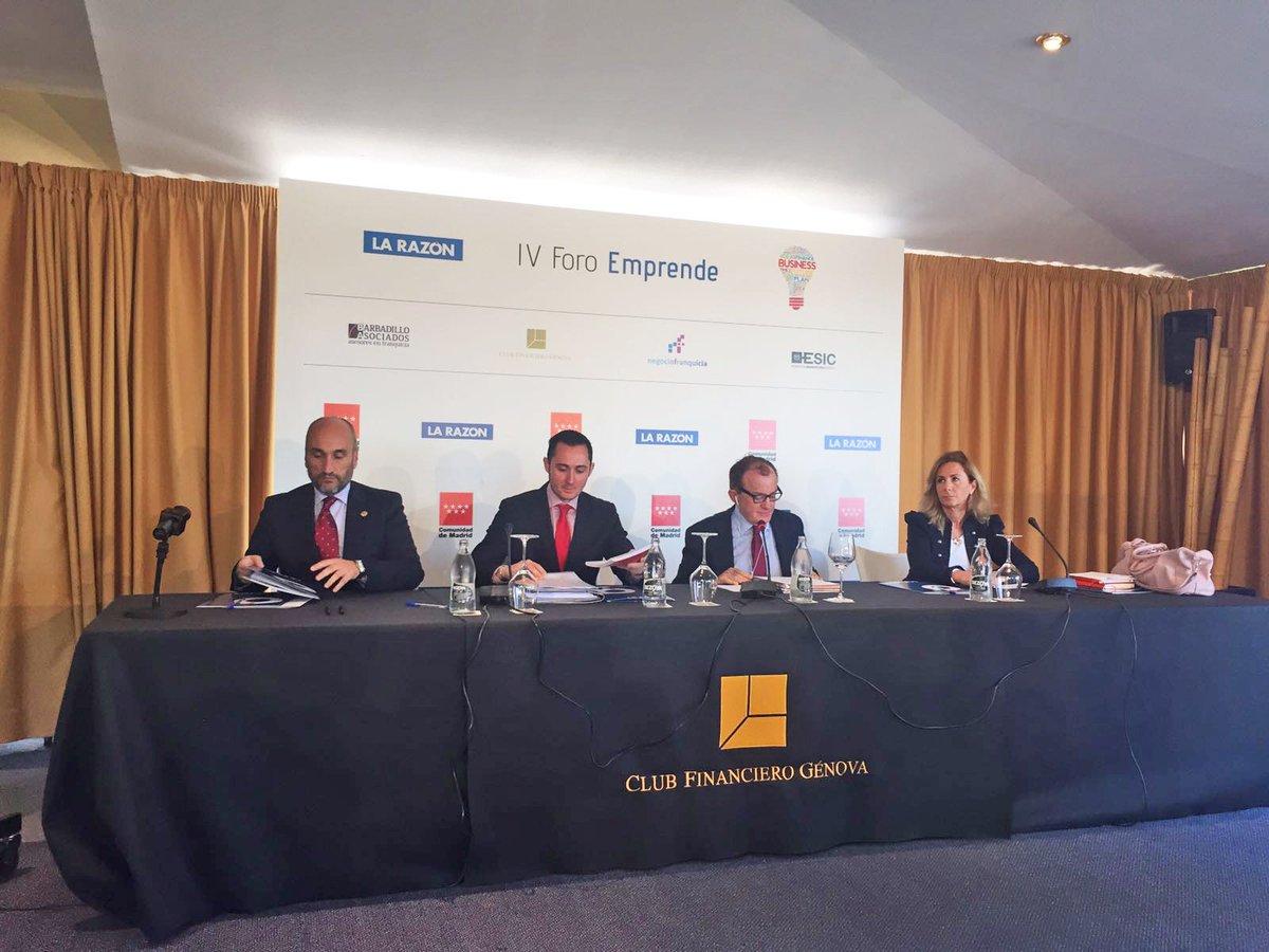 ColegiogAMadrid's tweet image. El presidente de @ConsejoGestores @ColegioGAMadrid en #IVFOROEMPRENDE Taller práctico para #solucionar #necesidades