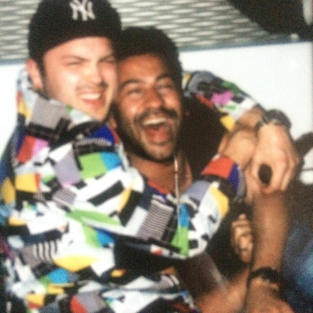 Wazige BFF foto's zijn altijd het leukst! ❤📸 #TeamTNT #BFF