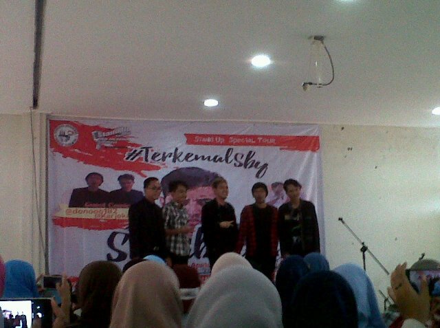 Menikariany tweet media