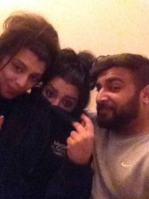 vjbanger's tweet photo. My fat sister and fat niece https://t.co/5gxdcAf6Q9