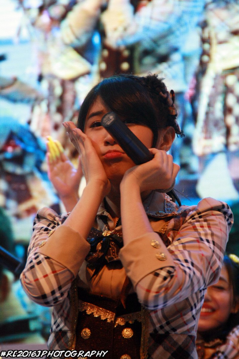 Rereee010's tweet photo. @N_ShaniJKT48 [13] | JKT48 at IIMS [16-04-2016] https://t.co/XDDwLDMiwm