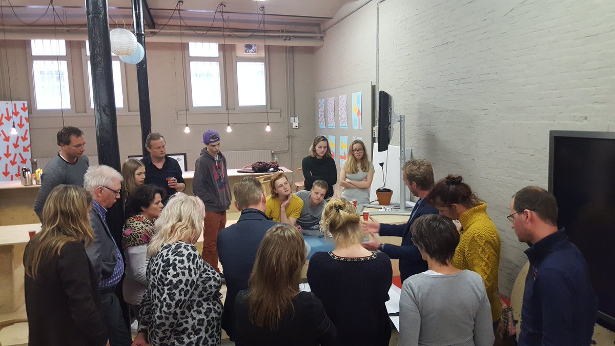 Start brainstorm omgeving <a href="/deBlokhuispoort/">Blokhuispoort</a> hoe energie op creatieve manier vormgeven <a href="/Alliander/">Alliander</a> <a href="/hodnl/">House of Design</a> <a href="/FrisianDF/">FrisianDesignFactory</a>