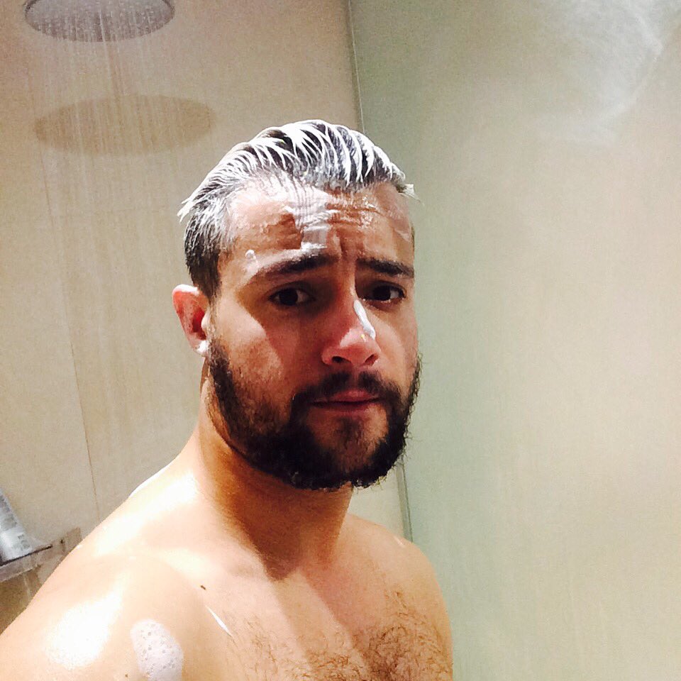miloptaylor88's tweet photo. Hotel showers are the best https://t.co/Fore8NM3gp