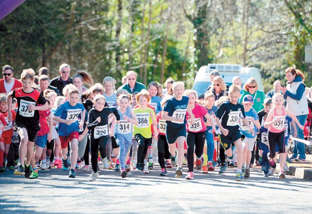 MaidenheadAds's tweet photo. In pictures: @DanesfieldDash in #Marlow https://t.co/JbwAzj6vsK https://t.co/98GDyblLmi