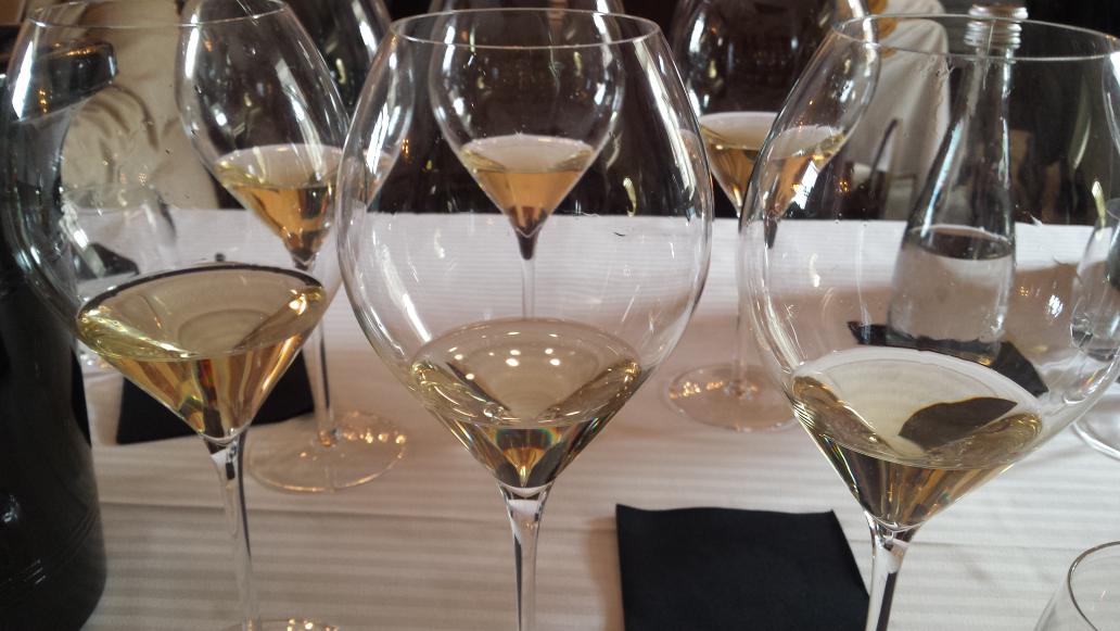 ChampagneGuruUK's tweet image. #DifferentFormats @VeuveClicquotUK  white &apos;08 showed best in #magnum but  drink 75cl with its developed texture now