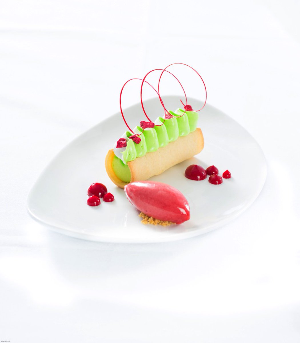 @iss_white <a href="/Chef_Iain/">Iain Parker</a> <a href="/lloydmann1/">Lloyd mann</a>  fantastic dessert nice job #whitecollection