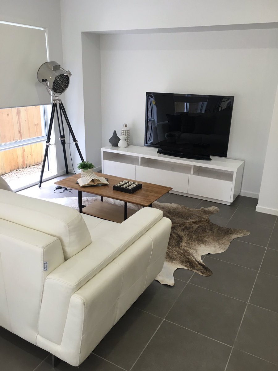 TheRusticfolk's tweet image. A simple pallet #a.bowandarrow #interiors #propertystyling #Design #furniturehire