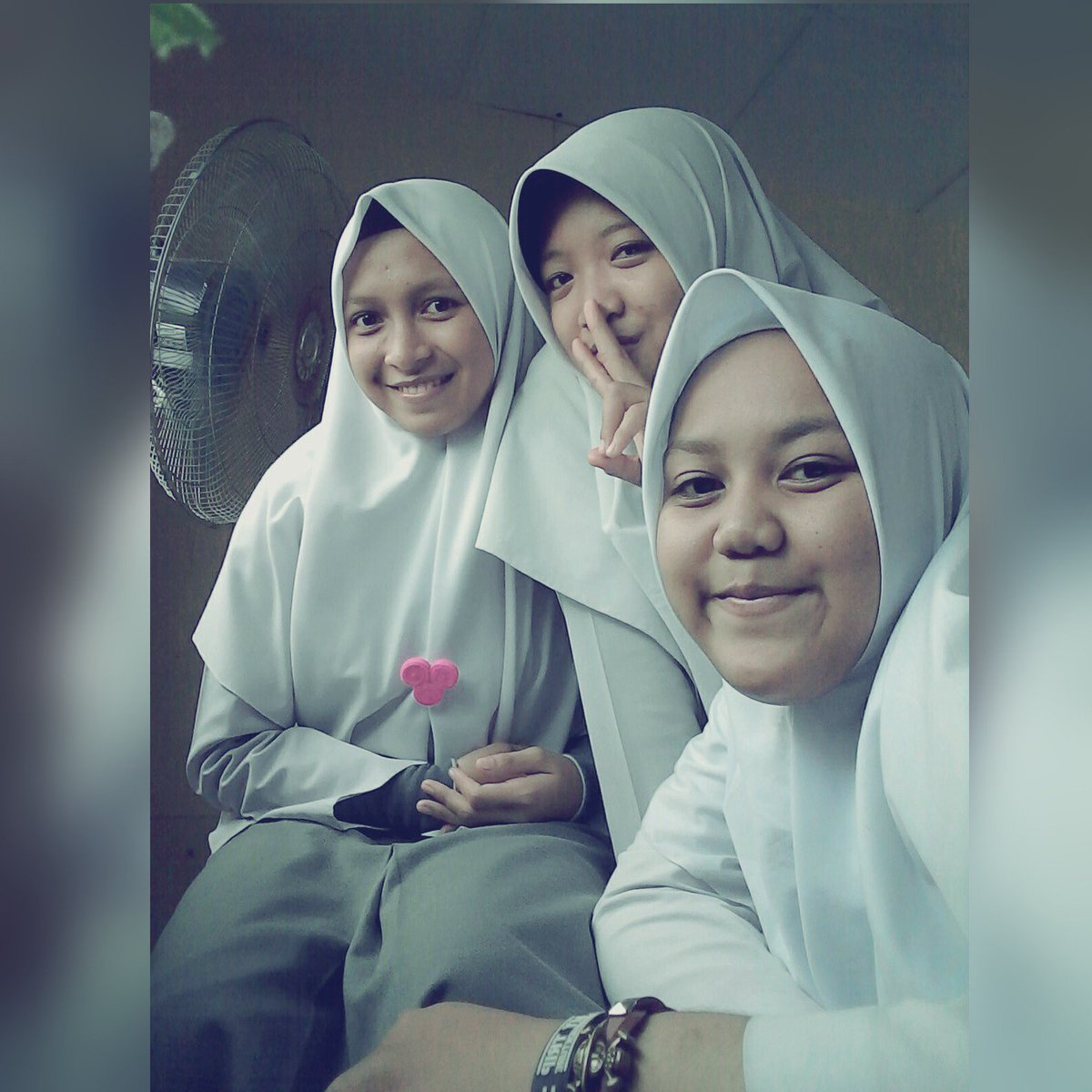 fara491 tweet picture