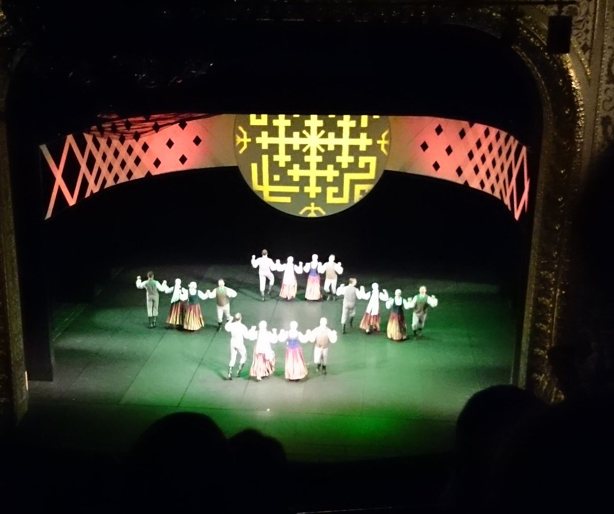 GRozenbergs's tweet photo. LU @universitatelv TDA #Dancis 70 gadu jubilejas noslēguma koncertā @opera_balets jūtos vismaz gadus 25 jaunāks! :) https://t.co/dcuBiyhMrv