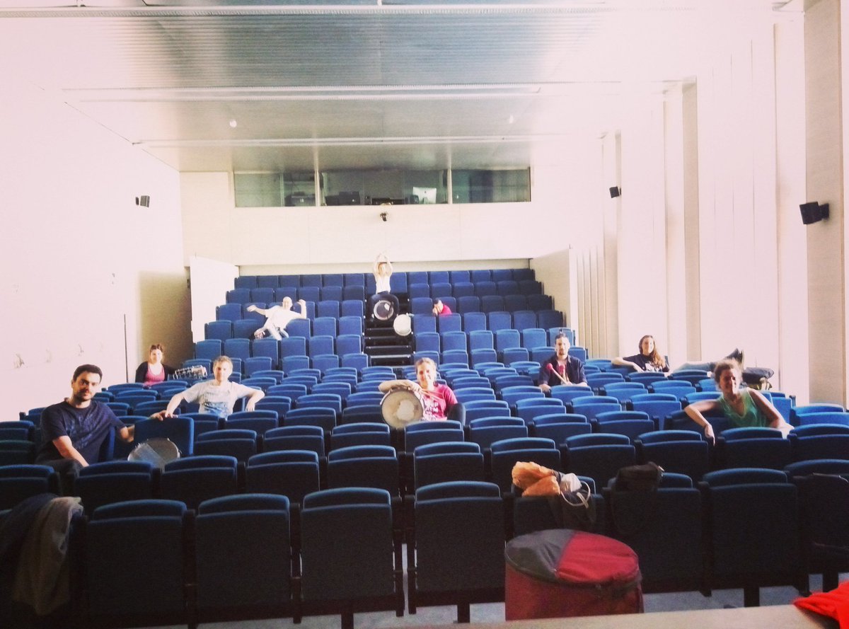 Tocal2's tweet photo. Assaig d'ahir diumenge! Quin goig :) #bcn #assaig #percussió #tocal2 https://t.co/hVXP6m97hy