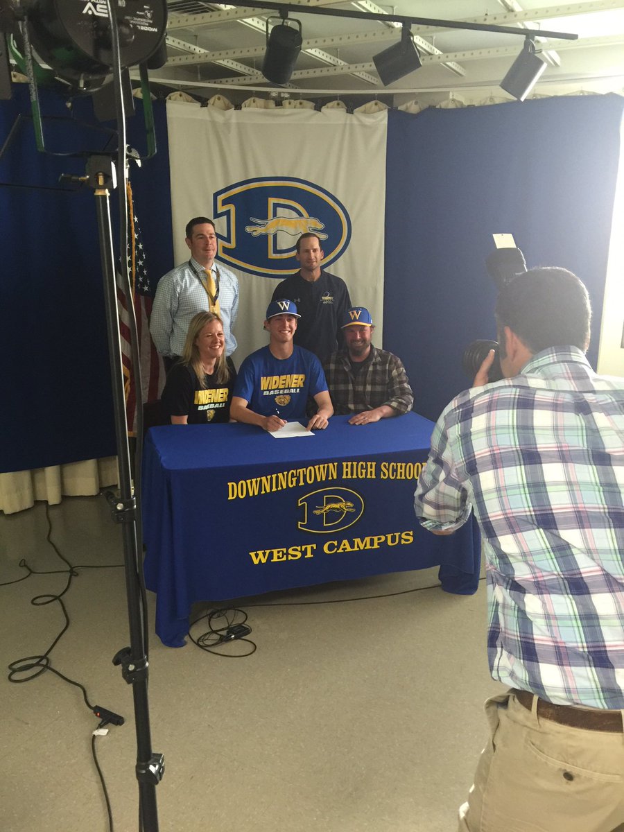 NutsWiffleball's tweet photo. Behind the scenes of @joeyzettlemoyer signing his letter to Widener University! Cant wait to see our Nuts in college https://t.co/lFgBKA8UBv