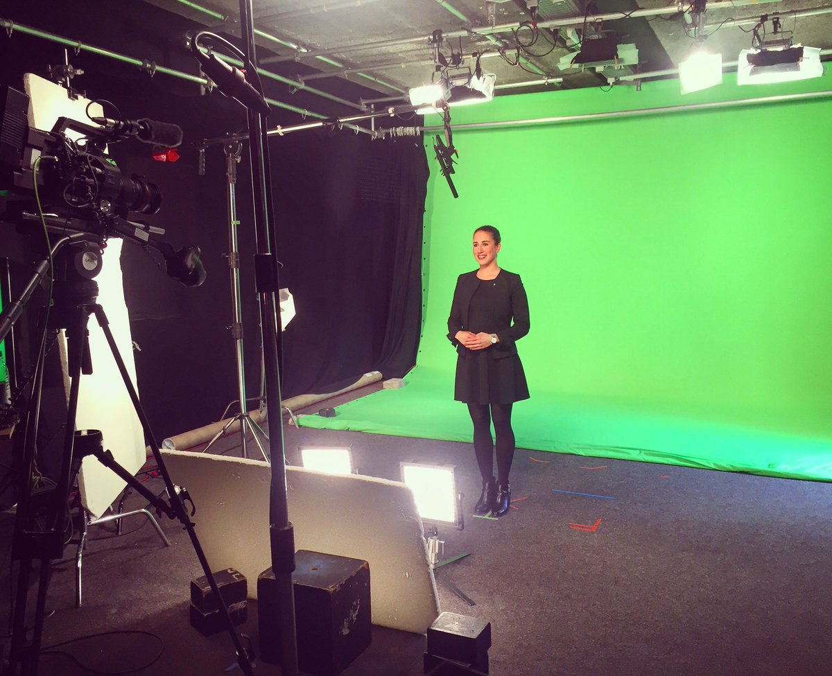 Nessi089's tweet photo. @Banklenz #lovemyjob #eventmanagement #marketing #drehtag #newvideo #onlinebanking https://t.co/SYWO563sOA