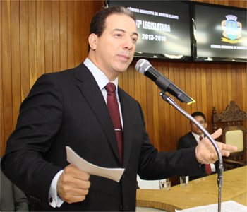 cartacapital's tweet image. Citado em voto pró-impeachment como exemplo de que País "tem jeito", prefeito de MG é preso bit.ly/1SUR2fU