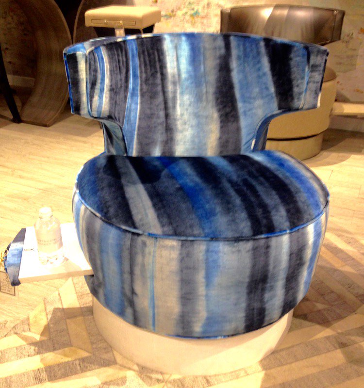 _COUEF's tweet photo. Add a pop of color with this Couef favorite. See it in person at Interhall IH509 #hpmkt #designonhpmkt #couef https://t.co/3rkIvAhyiY