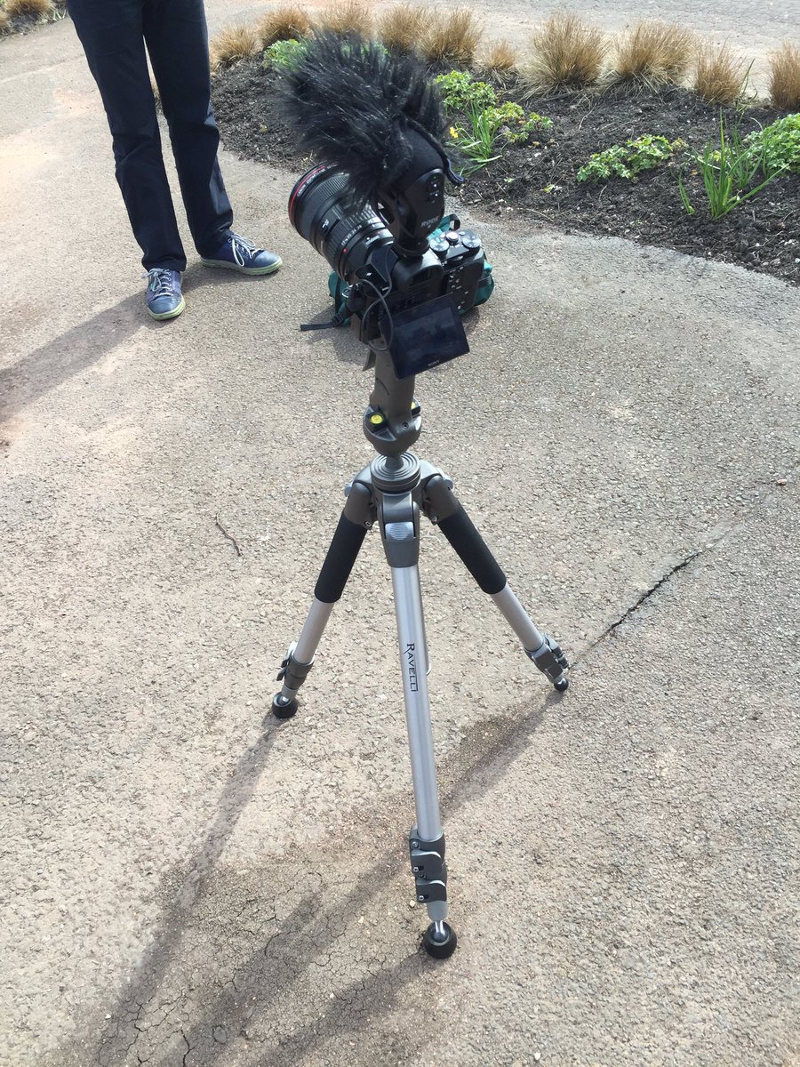 RadFilmsUK's tweet photo. Out shooting in Edinburgh today! #rad #edinburgh #castle https://t.co/VQbyF5KgCv