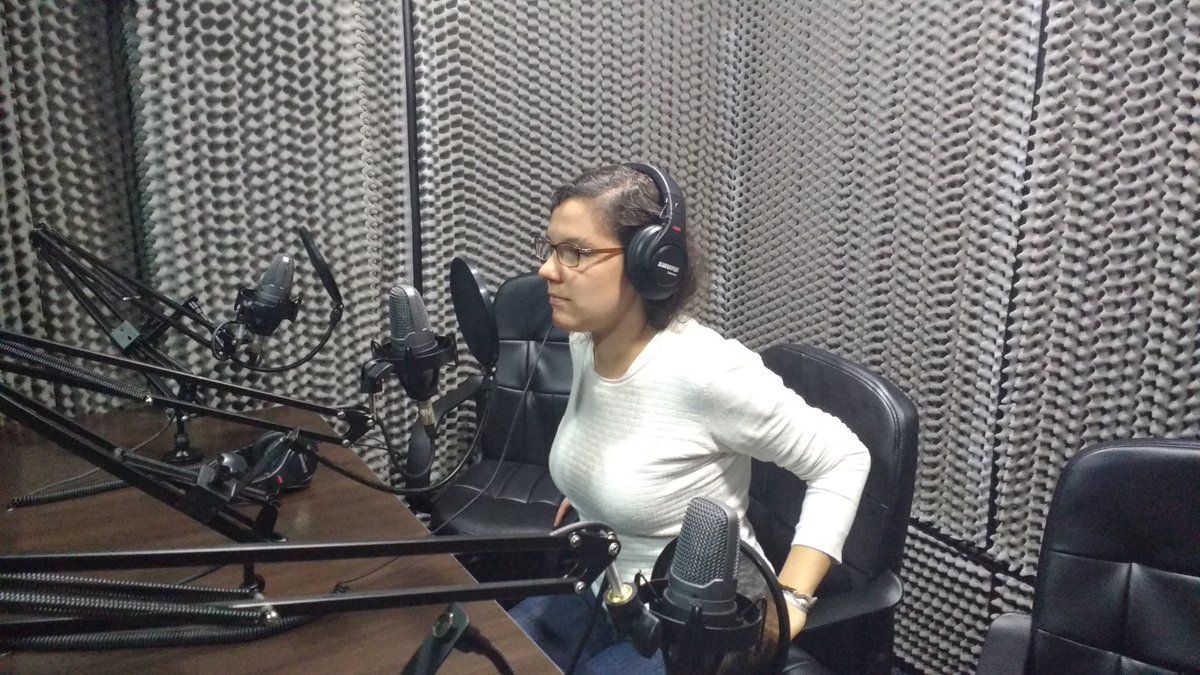 Grabando invitación a movilzarse el 1 de mayo en contra de las políticas económicas y sociales de Juan Manuel Santos