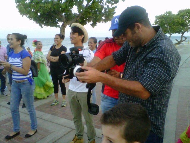 TUMAKINGOF's tweet photo. #Guaraguao #JenniferMoya #Margarita #ElBote #videoclip grabando el #videoclip en esta hermosa #isla #EOSM #pentax https://t.co/Oeb7wJp3h0