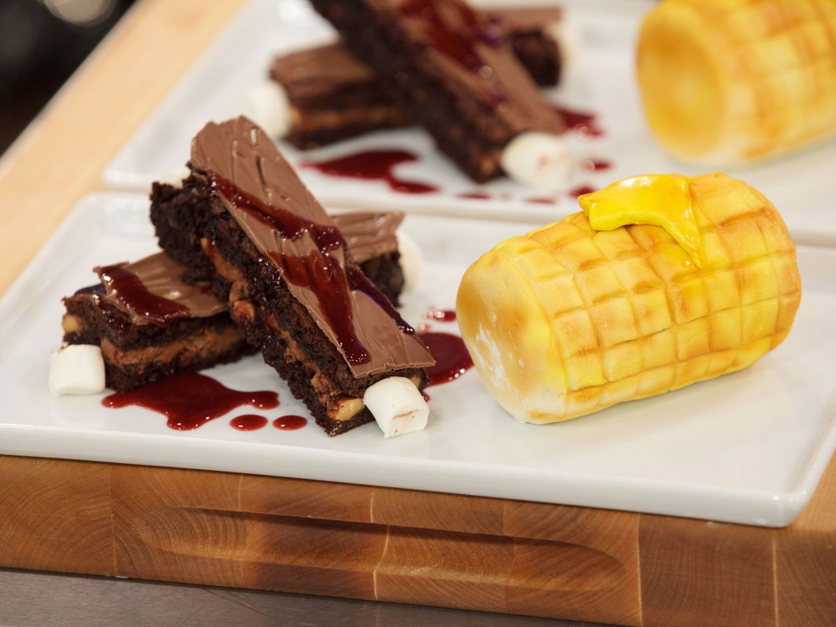 Find out who won the dessert imposter challenge on last night's Spring #BakingChampionship: foodtv.com/4jhr2.