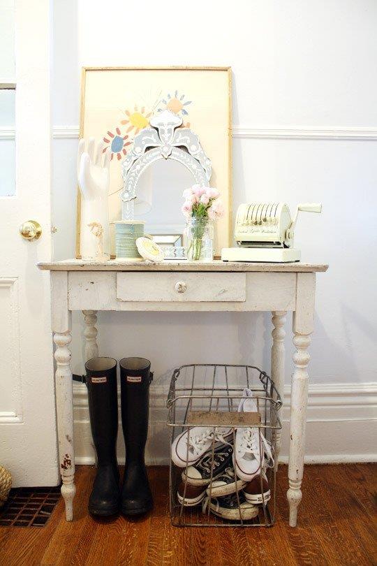 FrontRoomFurn's tweet image. Are you a clutter addict? These 10 commandments could help you live a clutter-free life! bit.ly/ZLOYCt