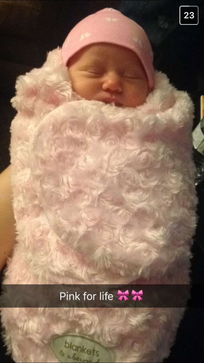 mandy_trujillo7's tweet photo. Just in case anyone needed a great start to their Monday😍🎀🍼 #AddyMae https://t.co/31pF5hGwCt