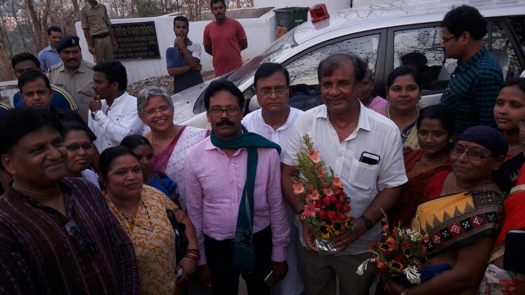 DrRaseswari's tweet photo. Sambalpur welcomes Ashok Panda Minster. https://t.co/HTX1FikRxI
