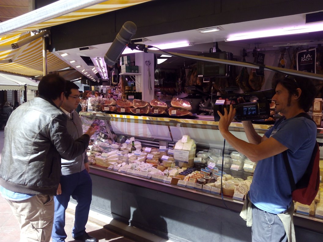 Grabando un nuevo reportaje sobre los #lácteos con <a href="/aquilatierratve/">Aquí la Tierra</a>