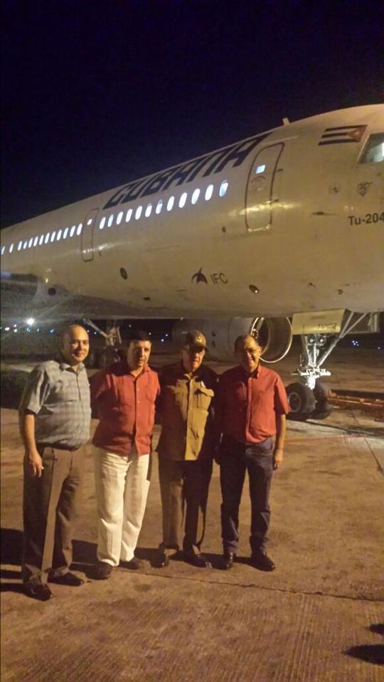 Primera Misión de Rescatistas y Salvamento de Cuba con destino a Manta con 53 especialistas y 9 canes. #SismoEcuador