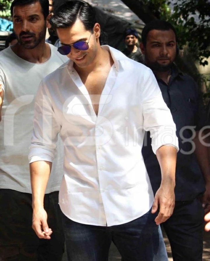 Amri_Farnaz's tweet photo. Mr. Handsome in white color ππ #DishoomWrapsUp ππ @Varun_dvn https://t.co/raUvv73stH