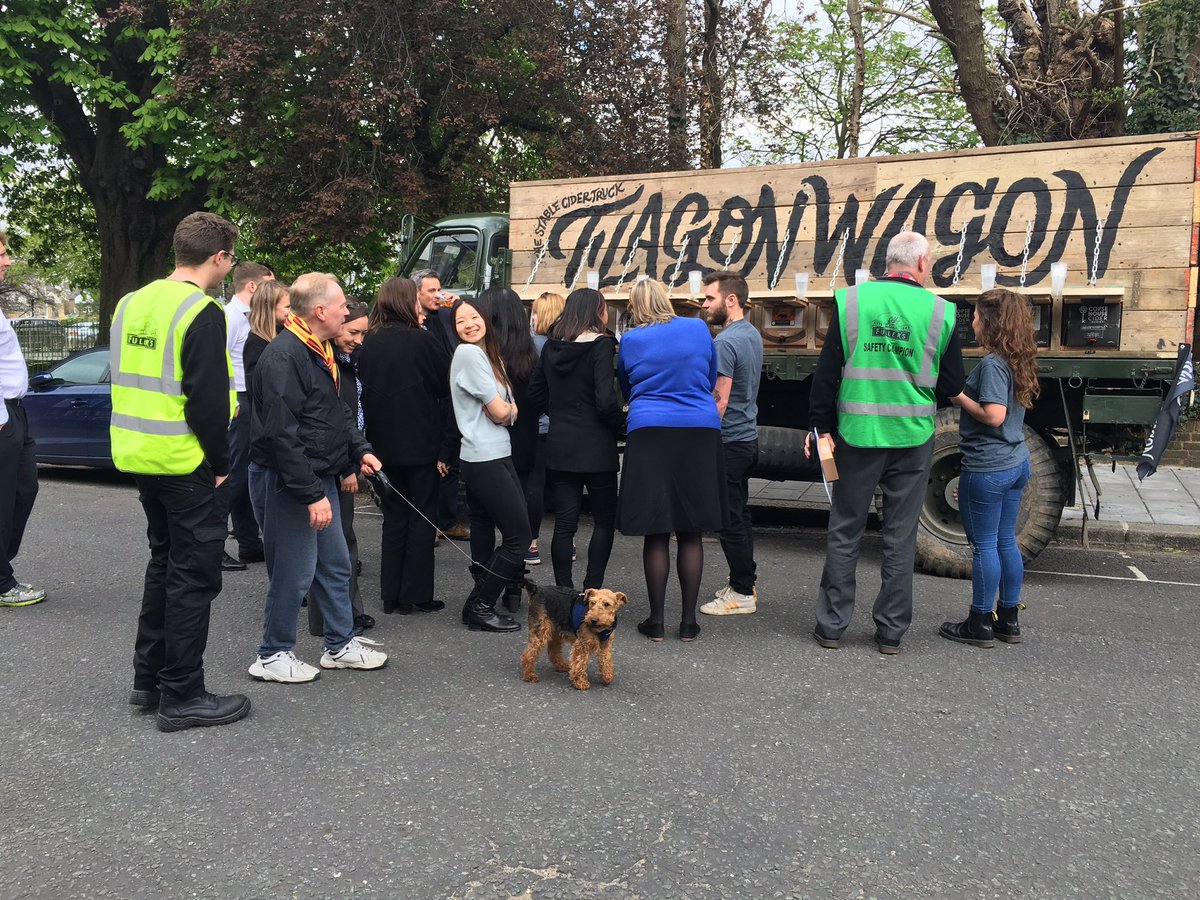 _TheFlagonWagon's tweet photo. We even had a visit from a furry friend... 🐶😉 @_TheStable 🍎🎉🚛🍻#FREECIDERONBOARD #CiderParty #TheStable https://t.co/rysKelul69